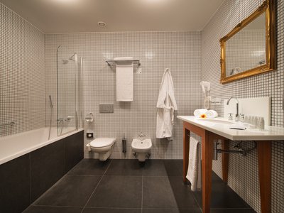 EA Hotel Tereziánský dvůr**** - dvoulůžkový pokoj, koupelna