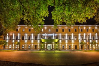 EA Hotel Tereziánský dvůr**** - budova hotelu v noci