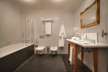 EA Hotel Tereziánský dvůr**** - dvoulůžkový pokoj, koupelna