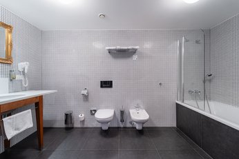 EA Hotel Tereziansky dvur**** - Quadruple Junior Suite Deluxe - Bathroom