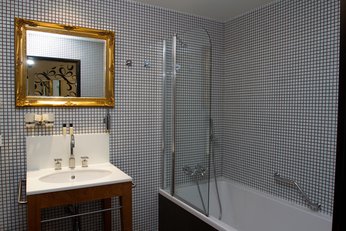 EA Hotel Tereziánský dvůr**** - De Luxe pokoj, koupelna