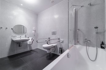 EA Hotel Tereziansky dvur**** - Barrierefreies Doppel Junior Suite - Badezimmer